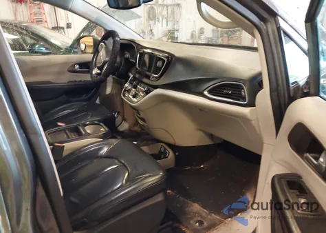 2018 Chrysler Pacifica Touring L from USA, damaged, VIN 2C4RC1BG2JR152044